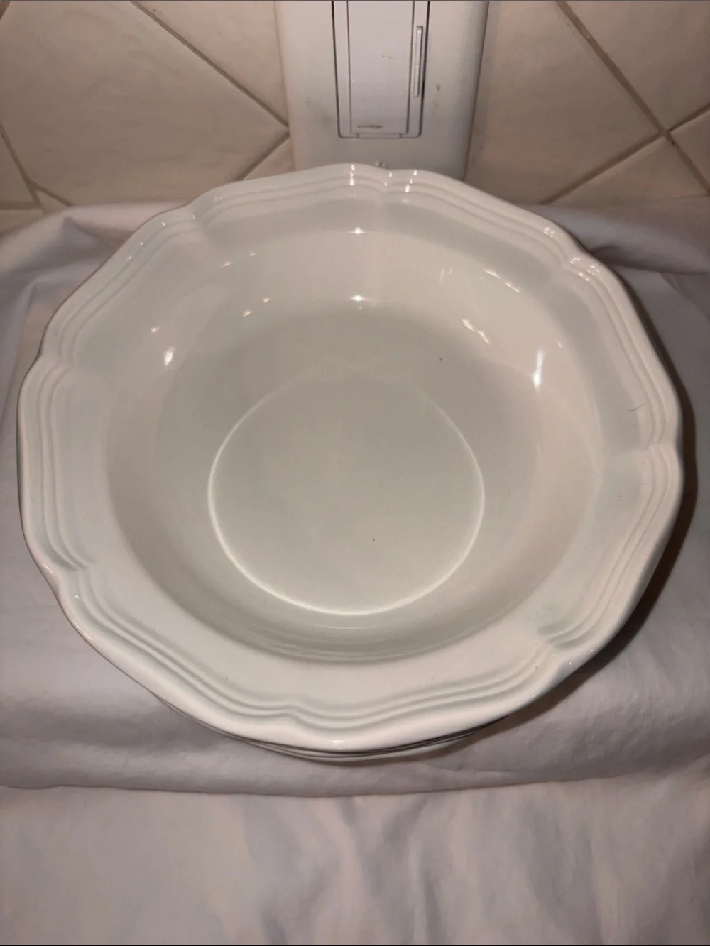 Like new Mikasa FRENCH COUNTRYSIDE F9000 Japan Rimmed Soup salad Bowl set 4